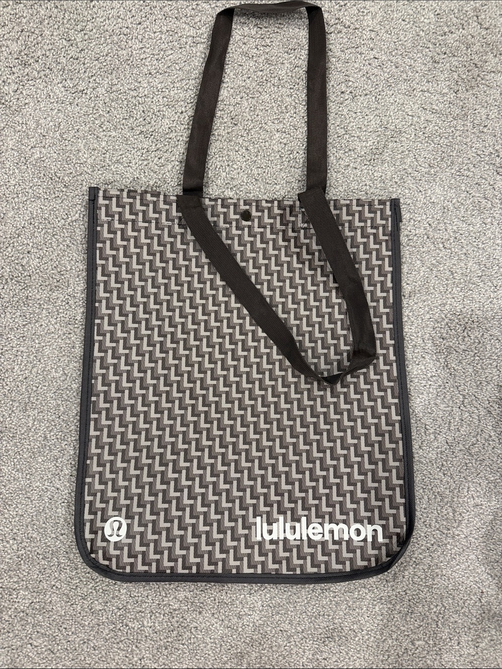 Lululemon New Reusable Gray Patterned Logo Tote Large